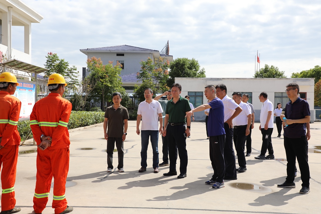 交投集团副总经理段建新一行到道材公司华容工区 (5) - 副本.jpg